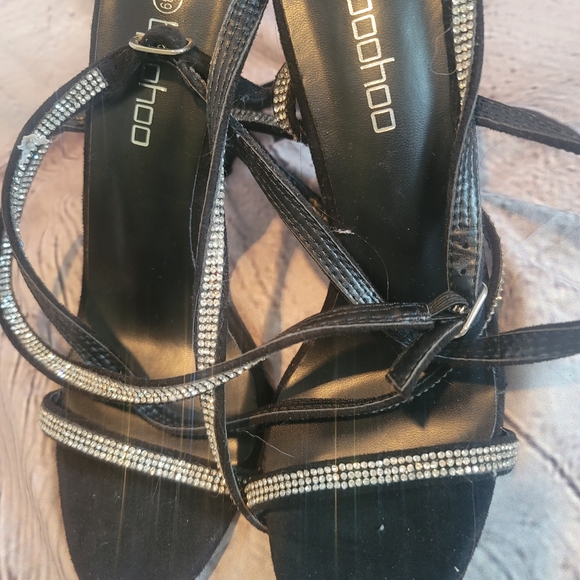 Sparkling lace up black shoes. - Picture 3 of 5